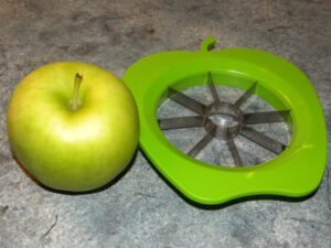 Apple cutter